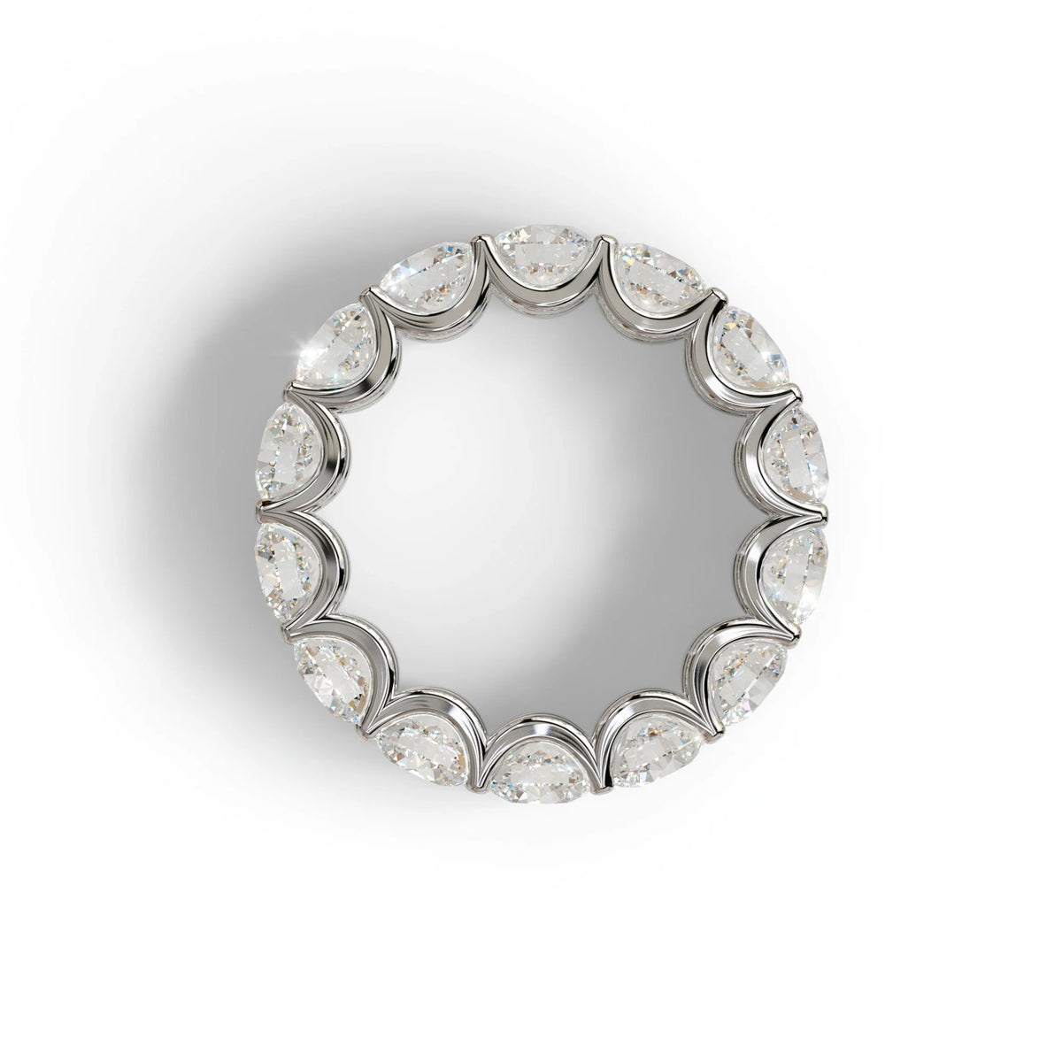 Round Brilliant Diamond Full Eternity Band in 18k Yellow Gold – Scalloped U-Prong Setting